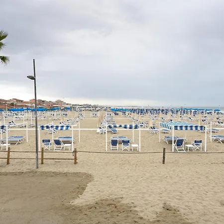 La Perla Del Lido A * Lido di Camaiore