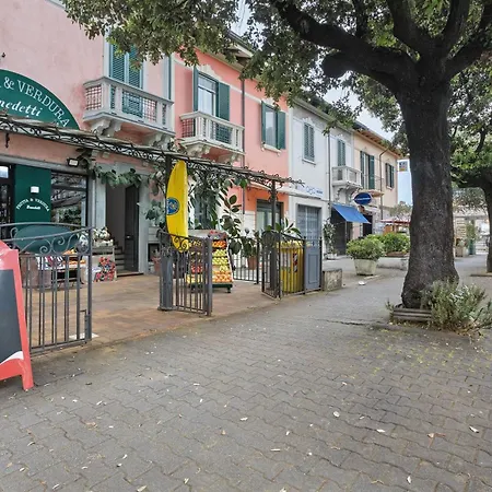 La Perla Del Lido A * Lido di Camaiore